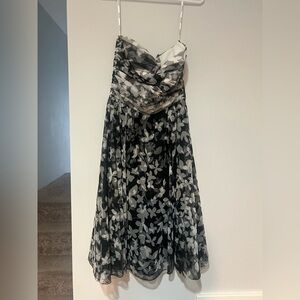 Vintage early 00’s Black and White Floral Dress